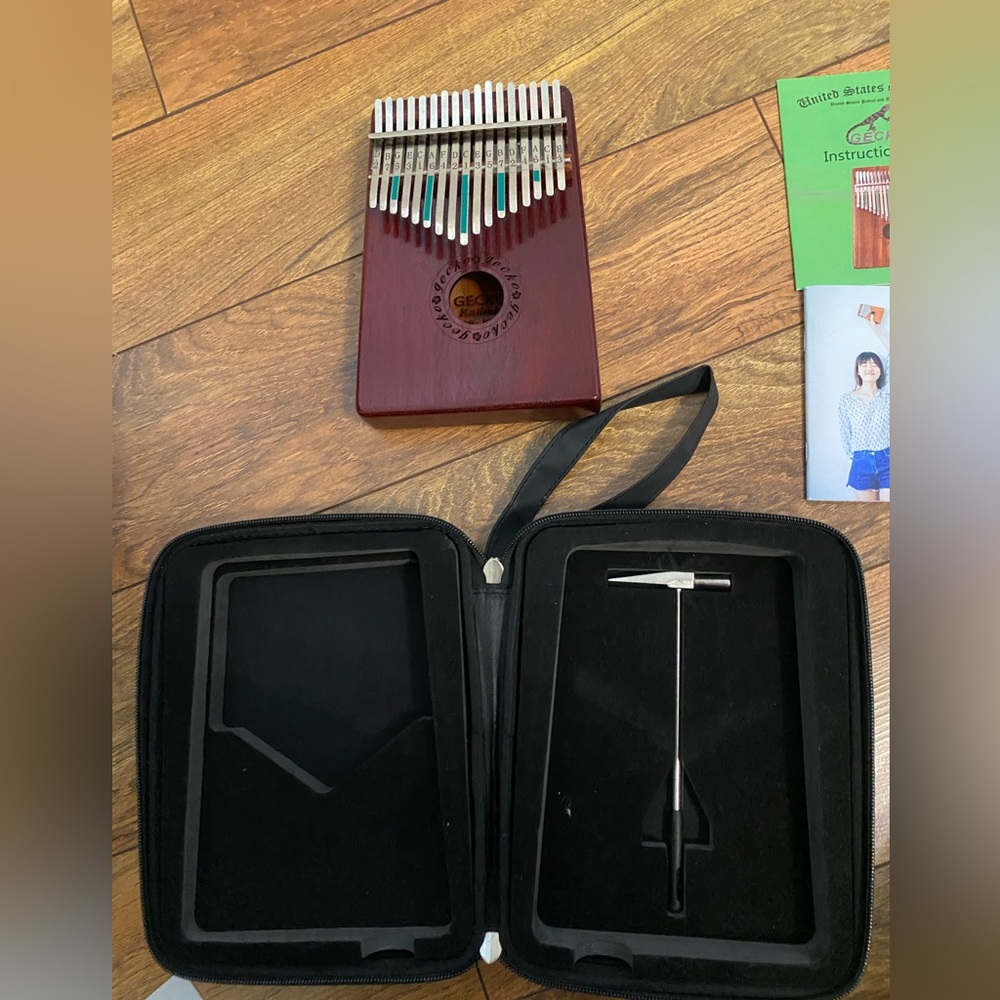 Gecko Kalimba Cherry Wood